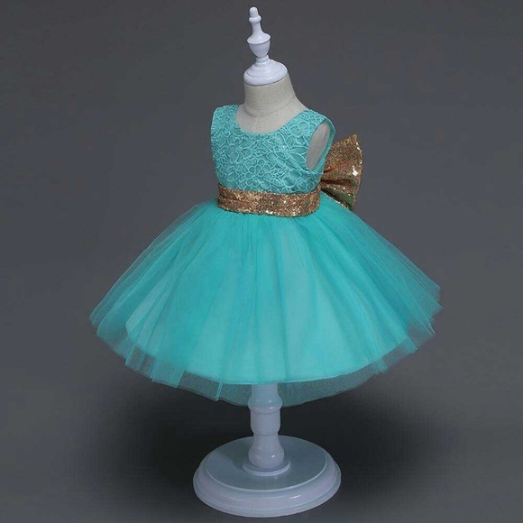 Beautiful dress with sequins bow on back - Picture 3 of 3